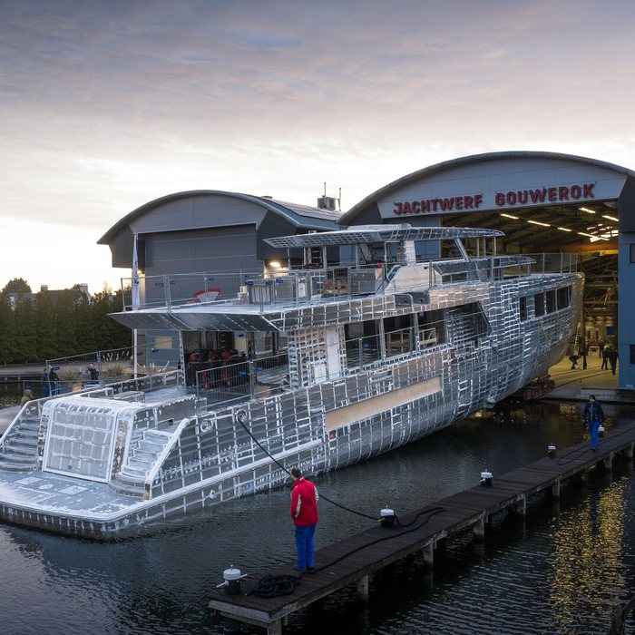 Perfect Lady yacht exterior 2