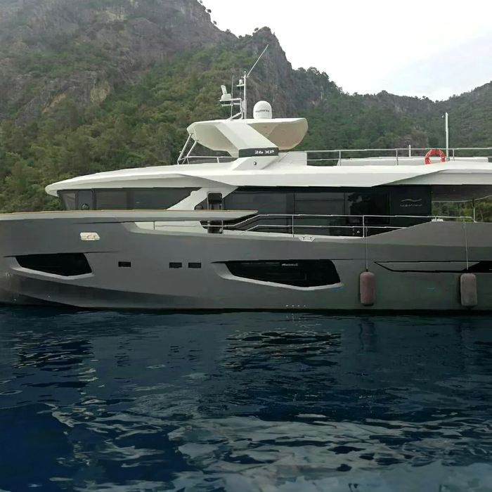 Lion Hazel yacht exterior 3