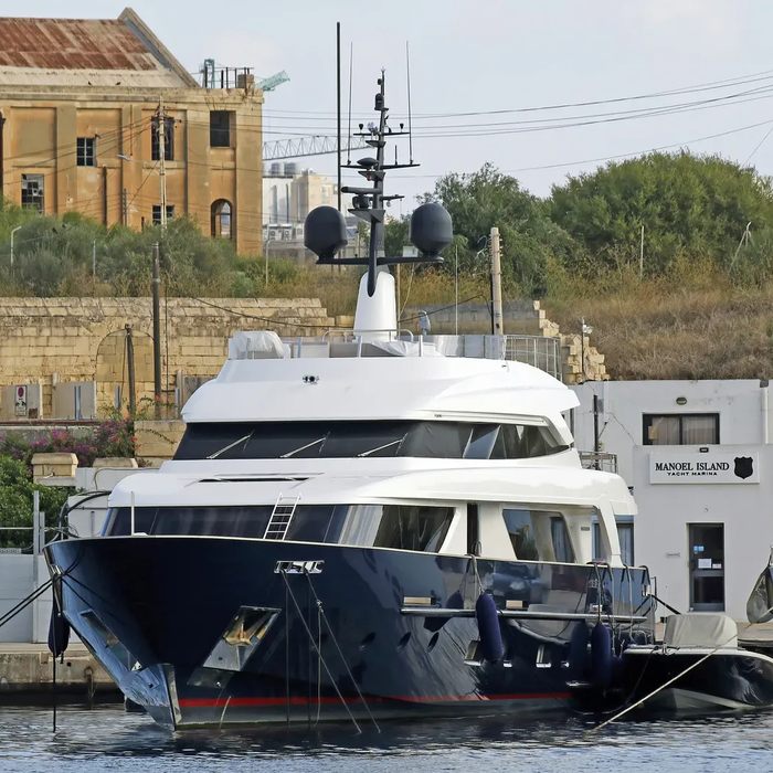 Annabel yacht exterior 2