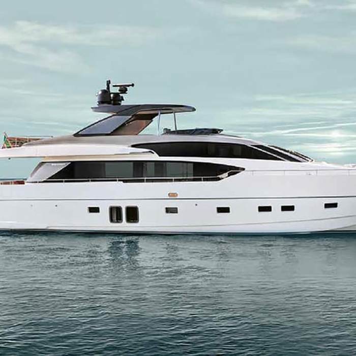 Thyke yacht exterior 2