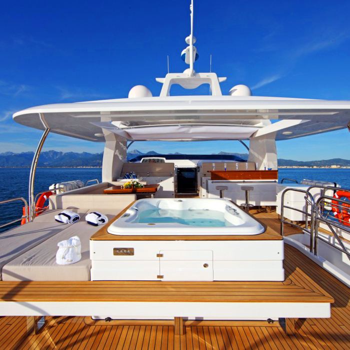 Sea Gypsy yacht exterior 2