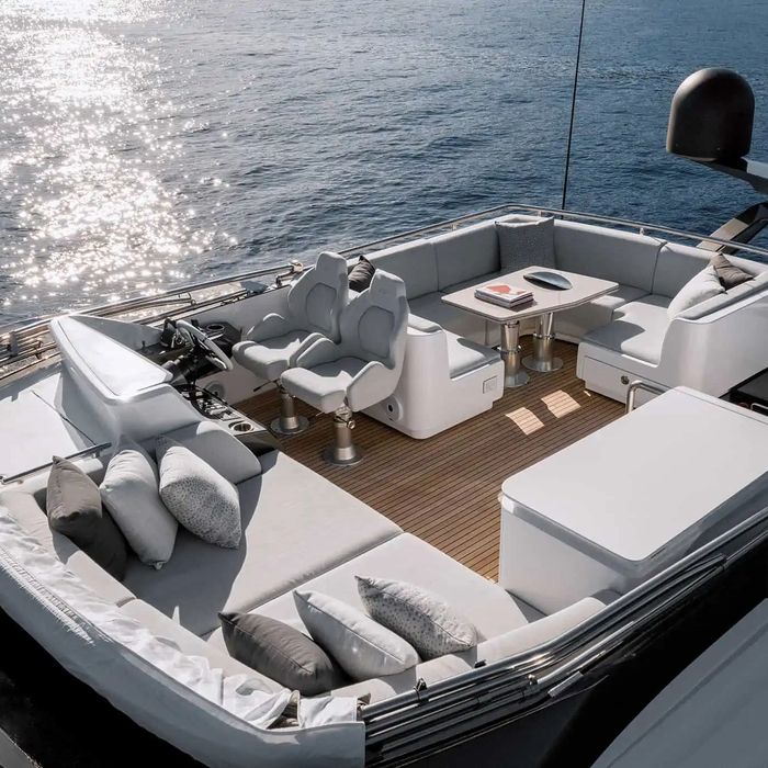 Noi 6 yacht exterior 2