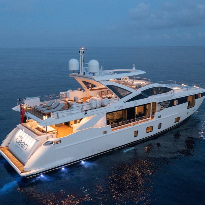 Starkiss yacht exterior 2