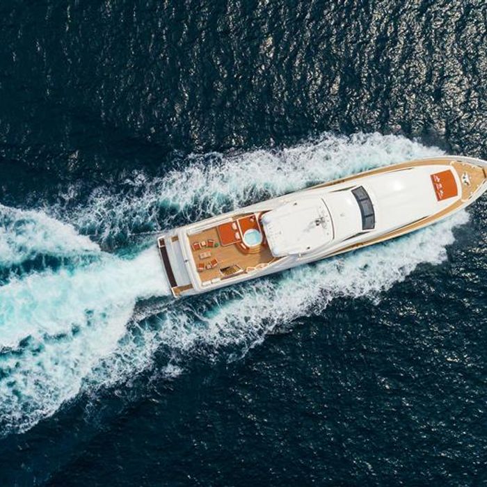 Happy Days yacht exterior 29