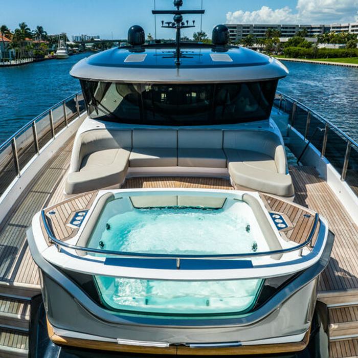 Splash yacht exterior 2