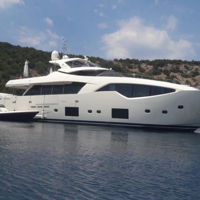 Happy 2 yacht exterior 20