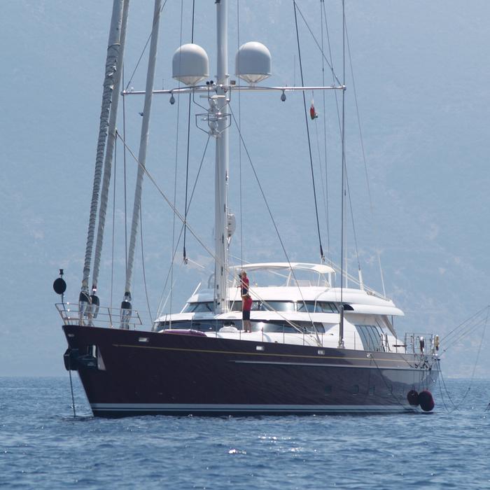 Kaizen yacht exterior 2