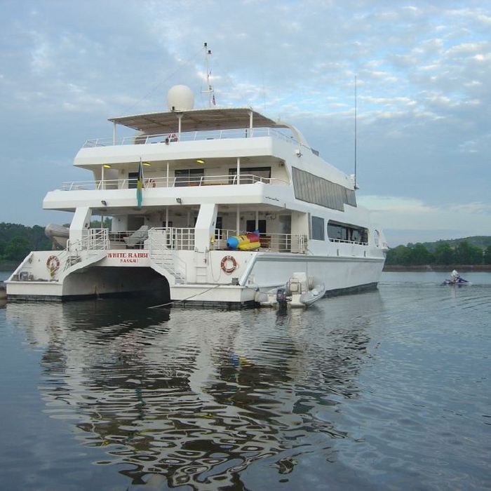 Mega Adventurer yacht exterior 2