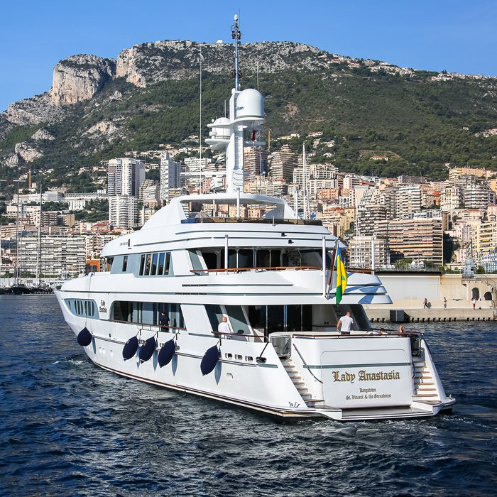 Vita Nova yacht exterior 1