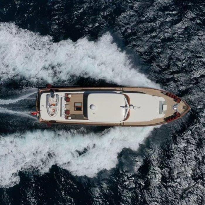 Dilnisin yacht exterior 18