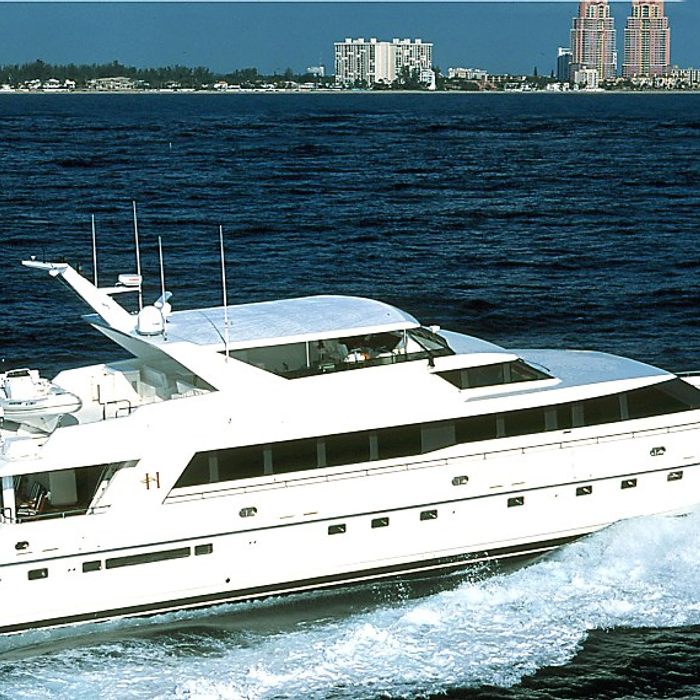 Sanctuary yacht exterior 2