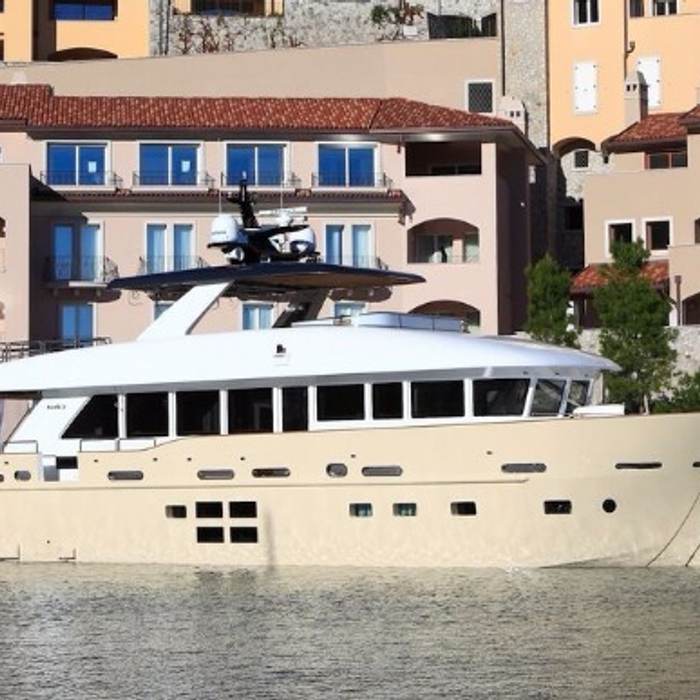 Don Michele yacht exterior 2
