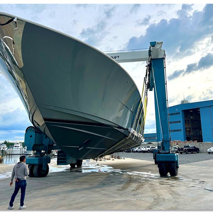 Viking 90C / 21 yacht exterior 2