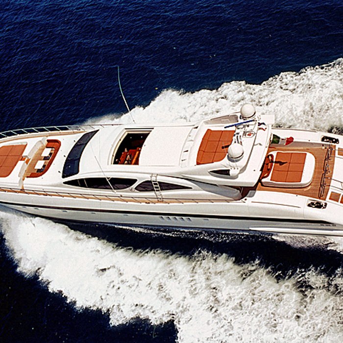 Luce yacht exterior 3