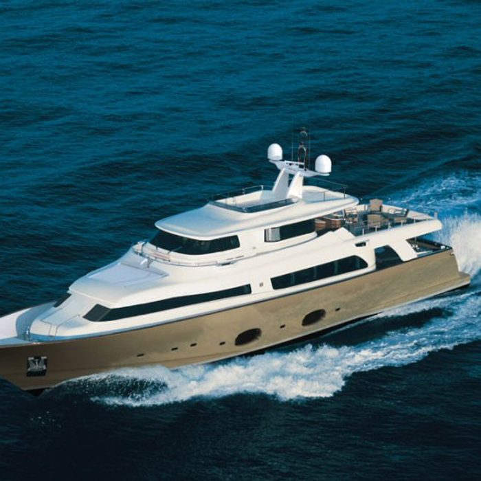 Maridaki yacht exterior 2