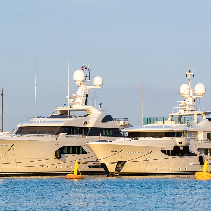 W yacht exterior 2