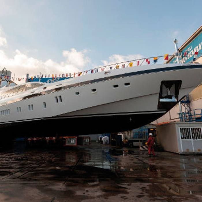 Pumpkin yacht exterior 2