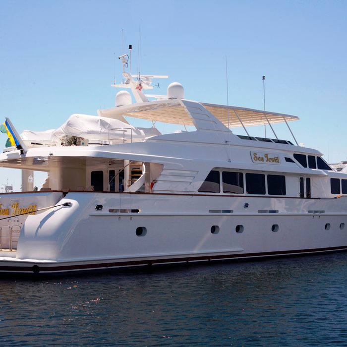 Dirt Poor yacht exterior 2