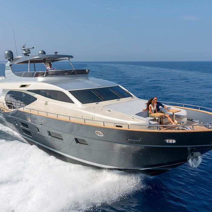 Mad Day yacht exterior 2