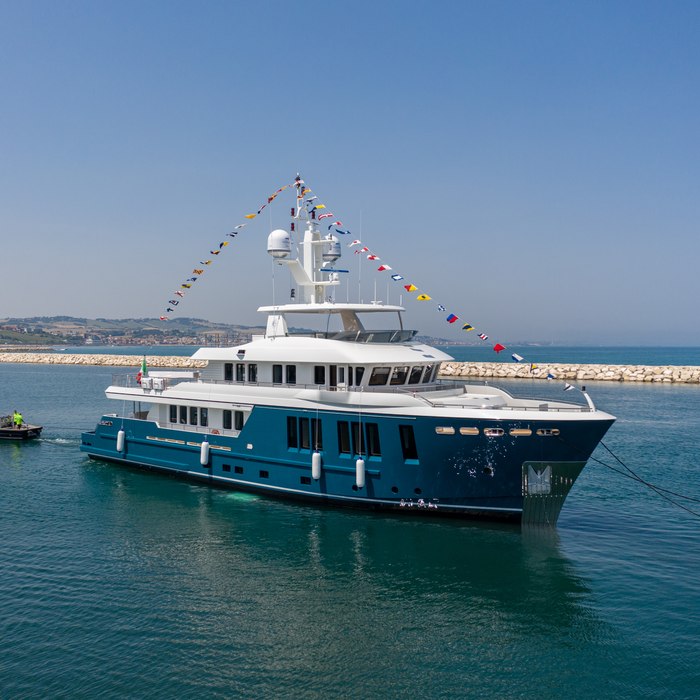Buzios yacht exterior 2