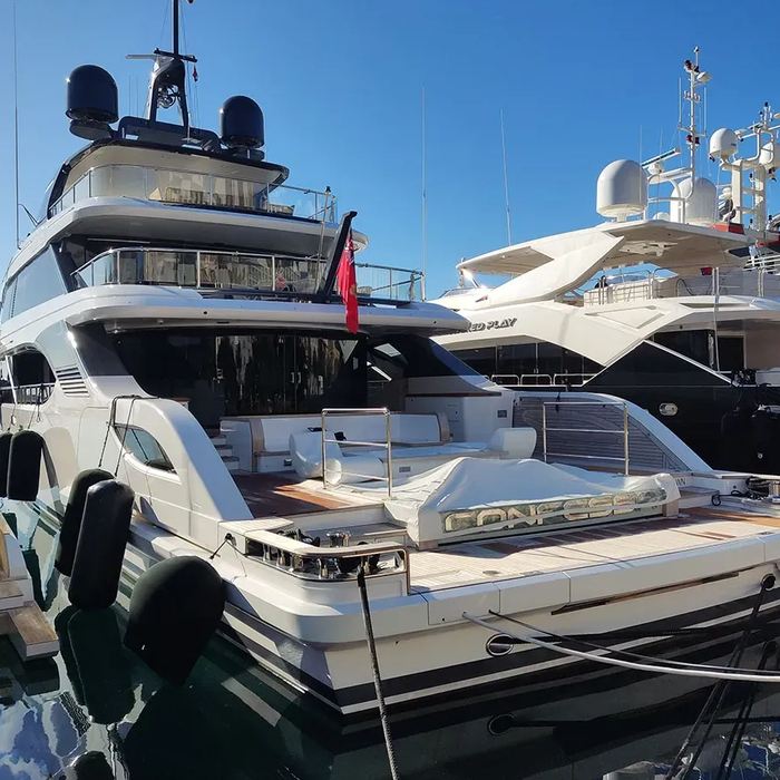 Confessa yacht exterior 2