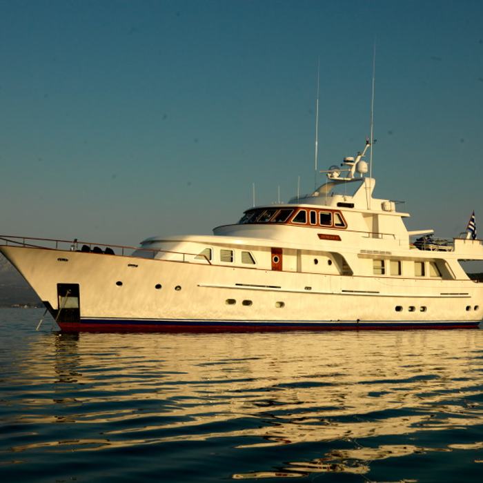 Suncoco yacht exterior 2