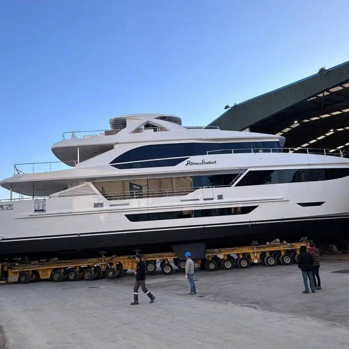 Romeo Foxtrot yacht exterior 3