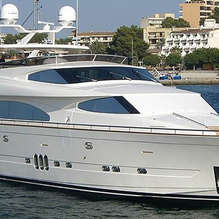 Conte Alberti yacht exterior 2