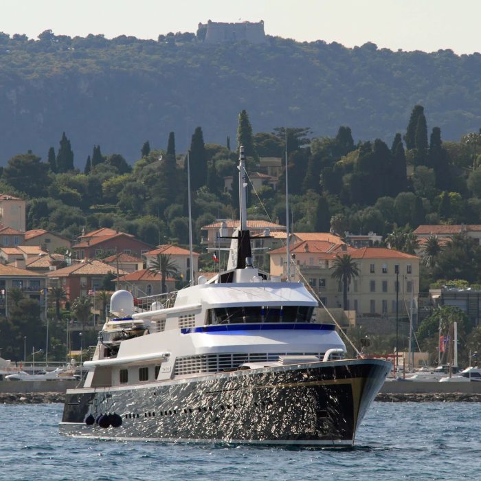 Carinthia VI yacht exterior 2