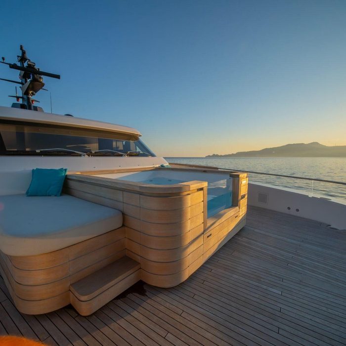 AM yacht exterior 2