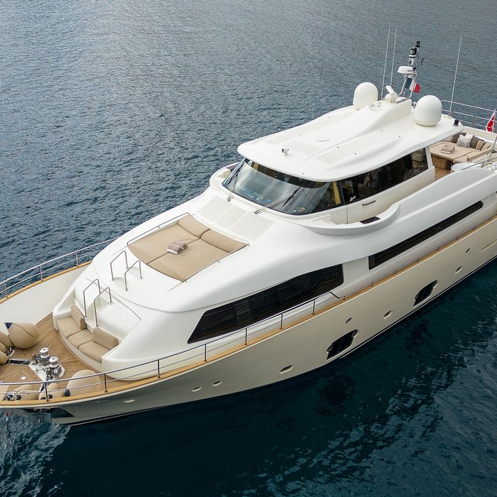 La Pausa yacht exterior 2