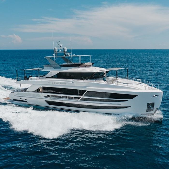 Wine Down yacht exterior 25