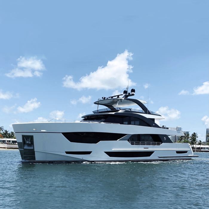 Ziggy yacht exterior 2