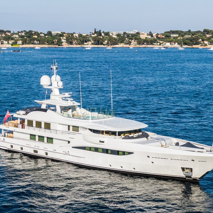 La Mirage yacht exterior 2