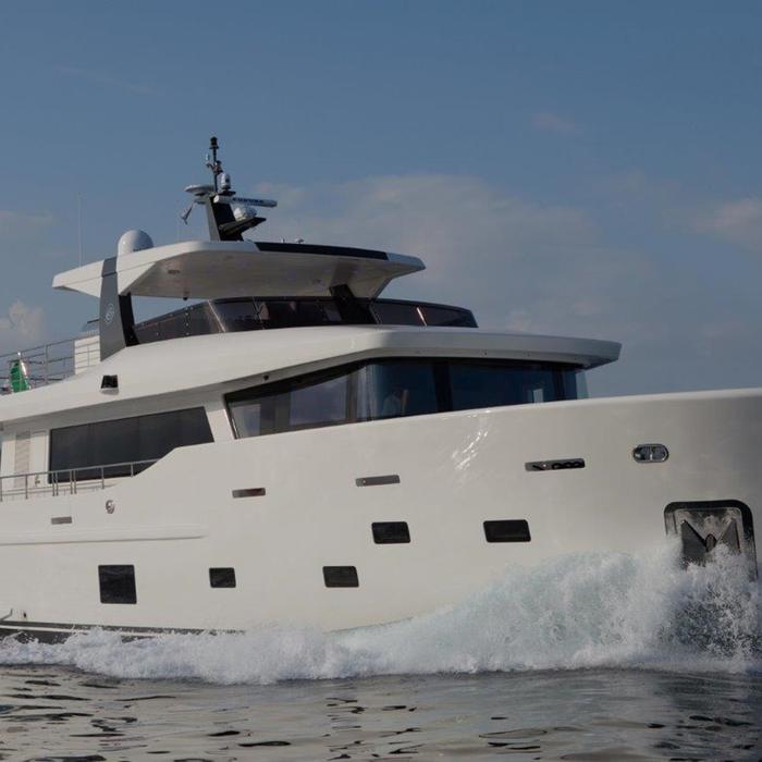 Silver Fin yacht exterior 2