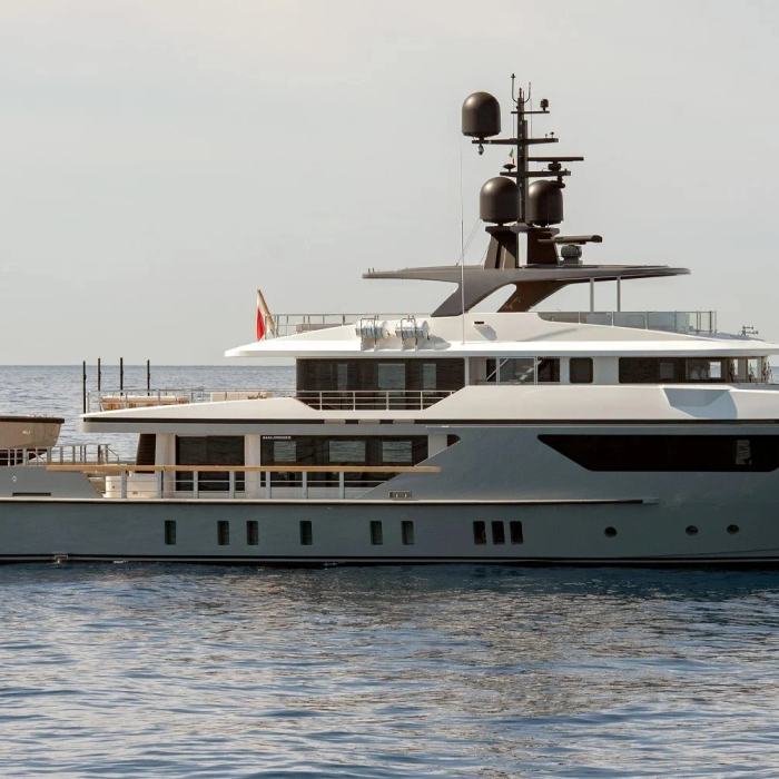 Para Bellum yacht exterior 2