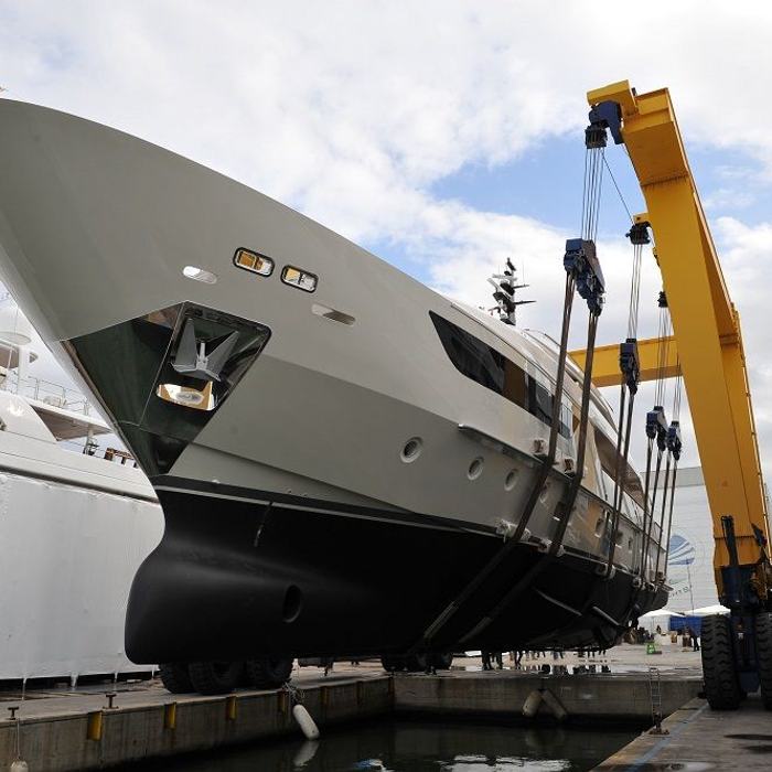 Unus yacht exterior 2