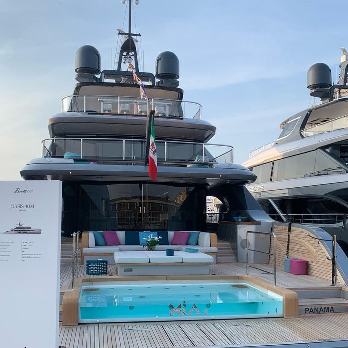 Mia 2 yacht exterior 2