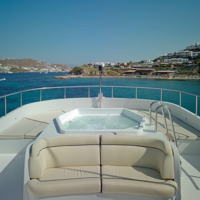 Albatross yacht exterior 2