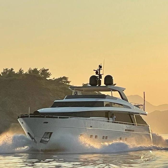 Why Not yacht exterior 28