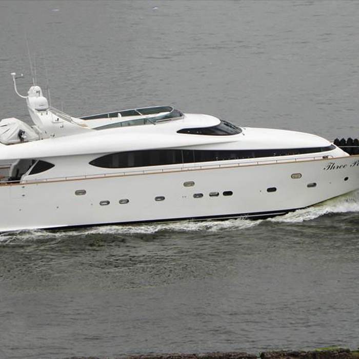 Three Point 4 yacht exterior 2