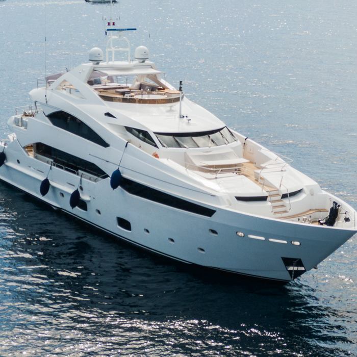 Deseo yacht exterior 2