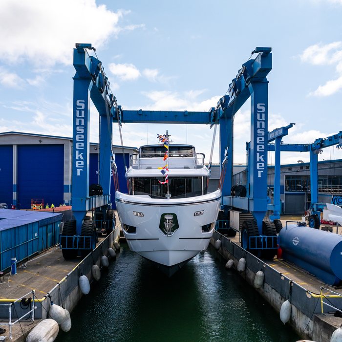 82 Ocean Enclosed/ 802 yacht exterior 2