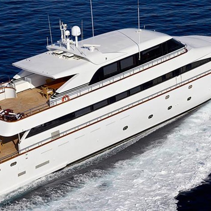 Let It Be yacht exterior 2
