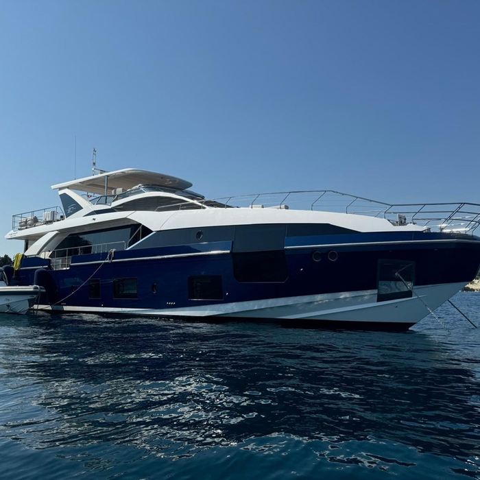 Betty yacht exterior 1