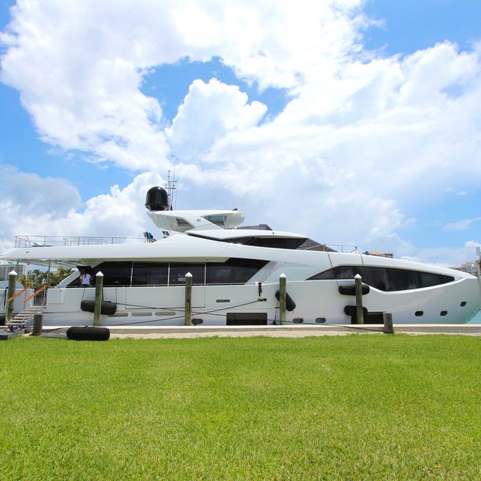 Celine yacht exterior 31