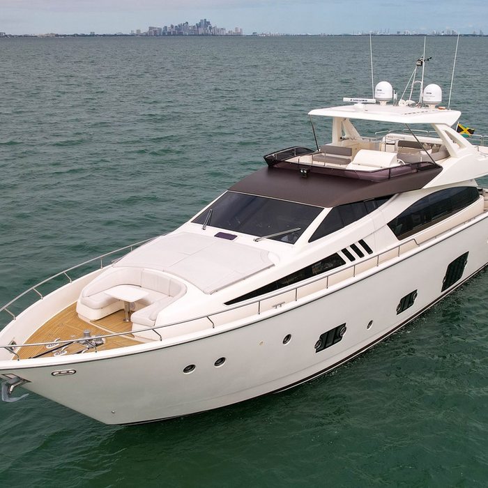 Bon Bon yacht exterior 2