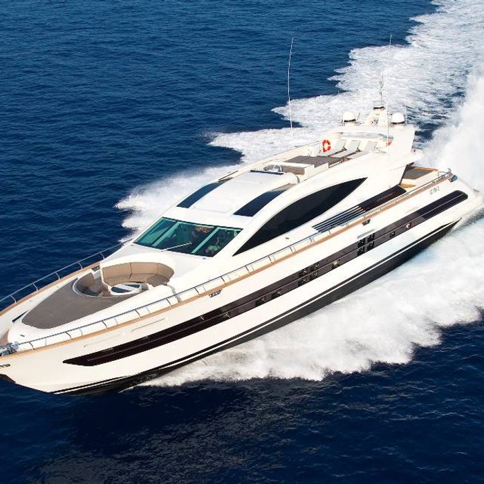 Deea II yacht exterior 2