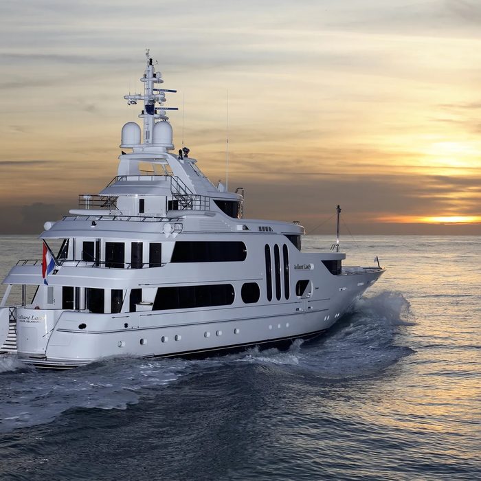 Acta yacht exterior 2