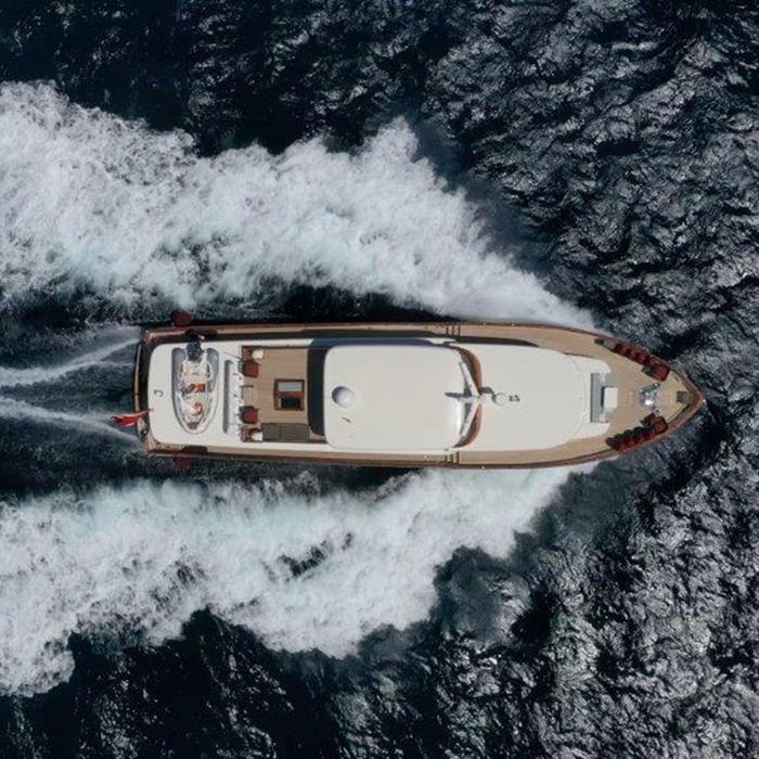 Dilnisin yacht exterior 2